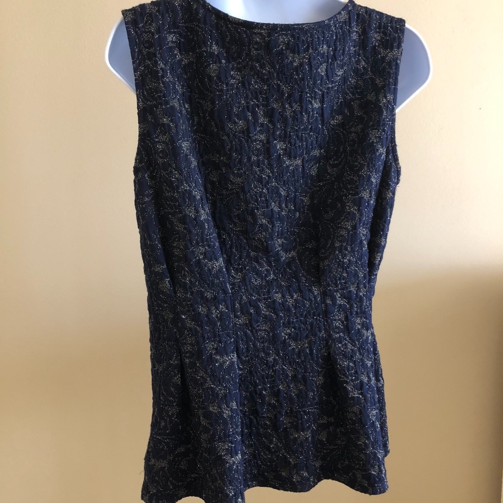 Tops - Picture 3 of 6